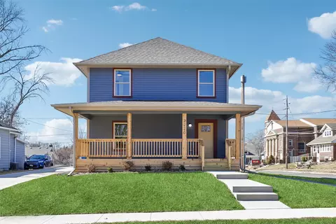 2220 E 13th St, Des Moines, IA 50316