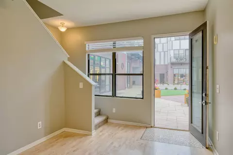 400 E Locust St #101, Des Moines, IA 50309