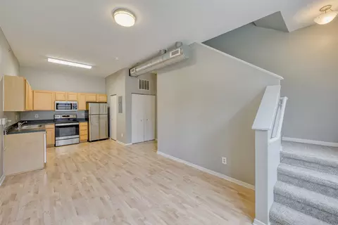 400 E Locust St #101, Des Moines, IA 50309