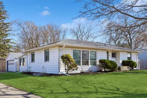 202 S Dakota Ave, Ames, IA 50014