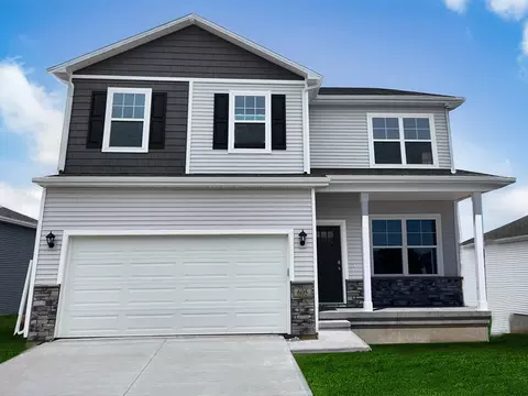 3041 Sweetwater Dr, Des Moines, IA 50320