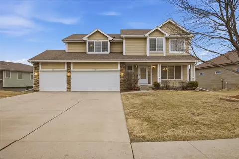 506 NW Crestview Ct, Ankeny, IA 50023