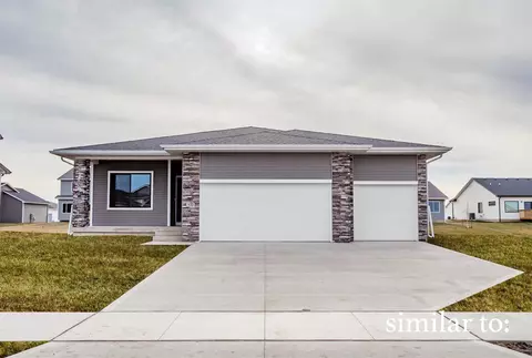 1530 Werthman Dr, Waukee, IA 50263
