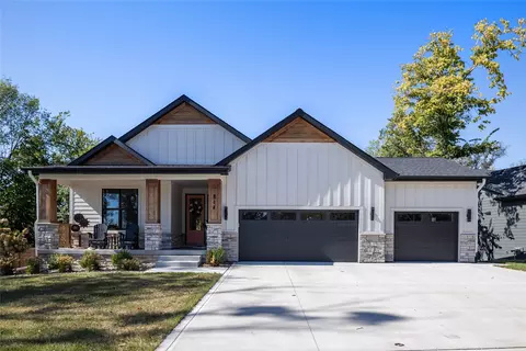 814 Bridgeview St, Polk City, IA 50226