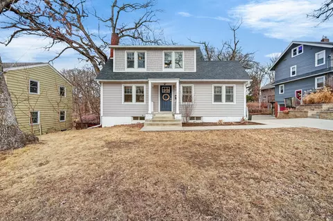 5617 Grand Ave, Des Moines, IA 50312