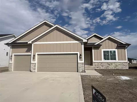 975 SW Boulder Dr, Grimes, IA 50111