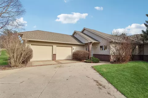 1104 Glen Oaks Dr, West Des Moines, IA 50266