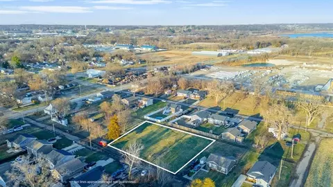 821 SE 27th Ct, Des Moines, IA 50317