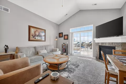 8350 Ep True Pkwy #1306, West Des Moines, IA 50266