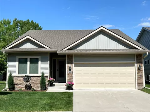 909 W Trace Dr, Polk City, IA 50226