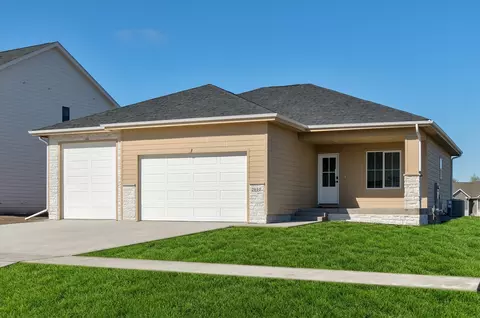 2610 NW Fairfield Dr, Ankeny, IA 50023