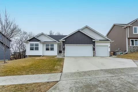 216 Rellim Dr, Norwalk, IA 50211