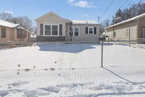 1807 E Walnut St, Des Moines, IA 50316