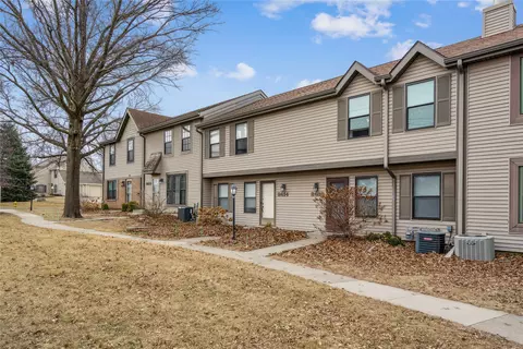 8616 Alpine Dr #C, Urbandale, IA 50322