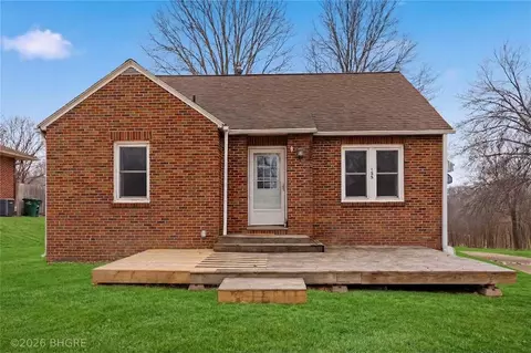 135 Park St, Carlisle, IA 50047