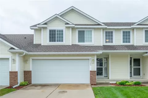 6525 SE Sweetgrass Ln, Pleasant Hill, IA 50327