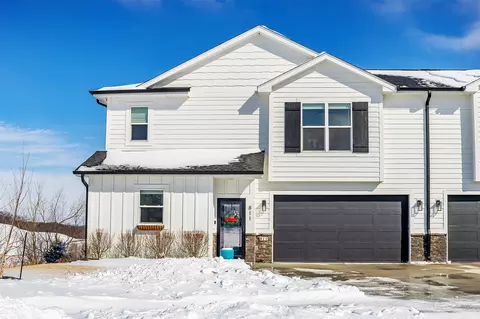 811 Ledgestone Ct, Polk City, IA 50226