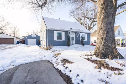 3308 SW 7th St, Des Moines, IA 50315