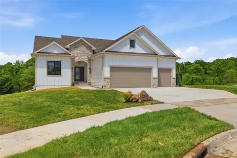 3100 SElkwood Ct, Ankeny, IA 50021