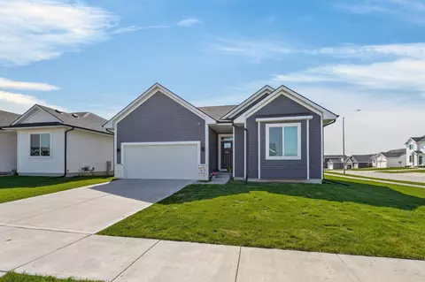 720 NE Pearl Dr, Ankeny, IA 50021