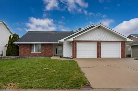 1906 Lowell St, Granger, IA 50109