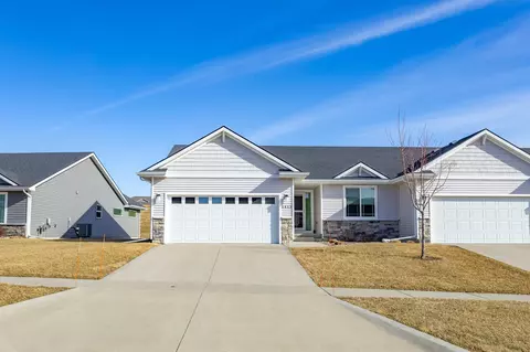 5413 NE Briarwood Dr, Ankeny, IA 50021