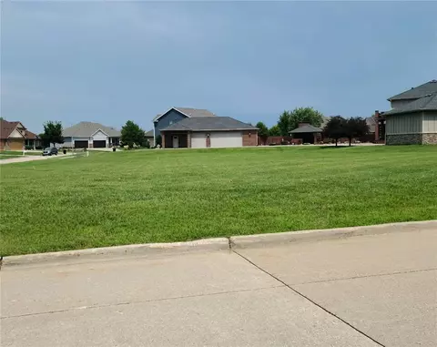 3221 NE Briar Creek Pl, Ankeny, IA 50021