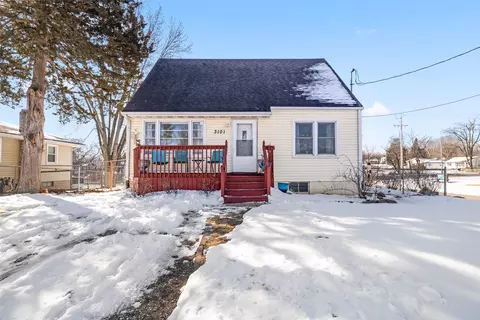 3101 E Clinton Ave, Des Moines, IA 50317