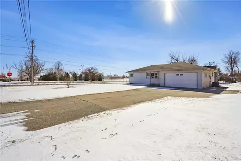 1848 9th Ave, Grinnell, IA 50112