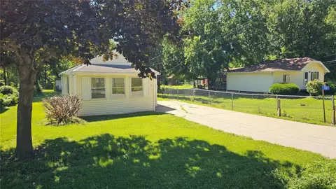 311 Hatch St, Newton, IA 50208