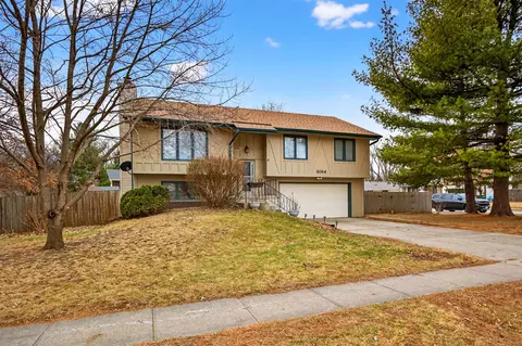 9084 Clark St, Clive, IA 50325
