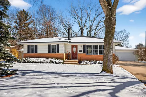 1429 17th St, West Des Moines, IA 50265
