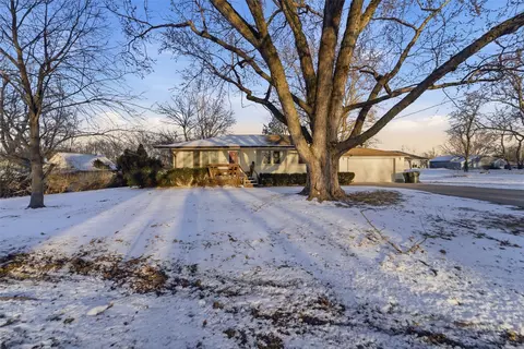 809 N York St, Monroe, IA 50170