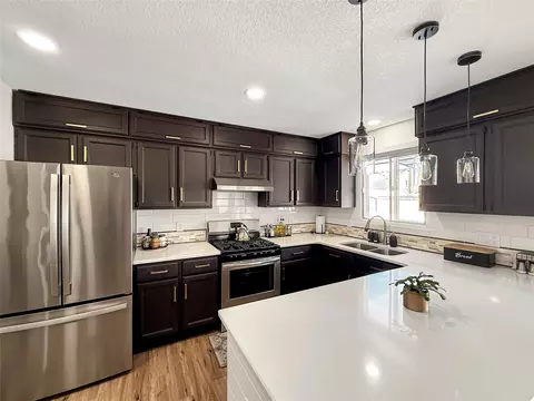 4137 SE 22nd St, Des Moines, IA 50320