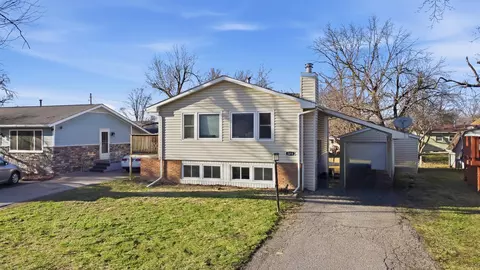 2218 Warford St, Perry, IA 50220