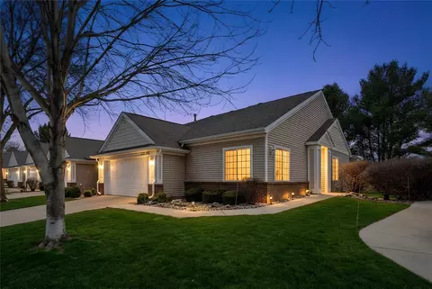 7725 Wistful Vista Dr #1001, West Des Moines, IA 50266