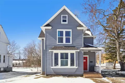 1021 High St, Grinnell, IA 50112