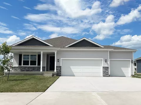 1147 33rd Ct SW, Altoona, IA 50009