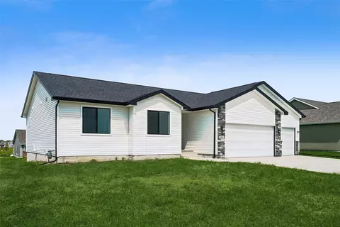 408 Colbie Blossom Ln NW, Bondurant, IA 50035