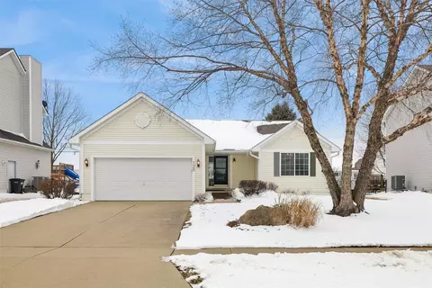 120 Melrose Dr, Waukee, IA 50263