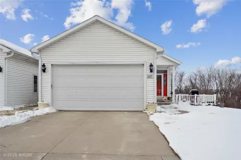 2107 W 4th Ave, Indianola, IA 50125
