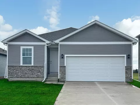 2363 SE Billings Pl, West Des Moines, IA 50265