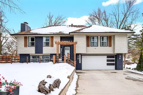 10448 Donna Bella, Clive, IA 50325