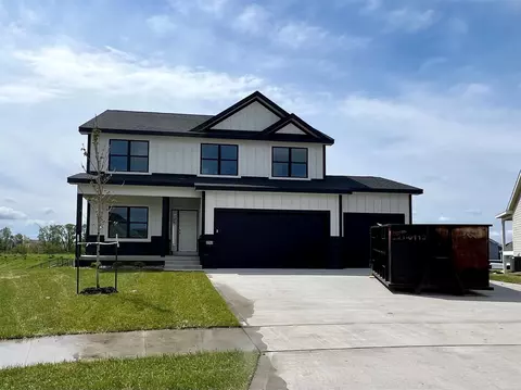 250 NW Copperleaf Ct, Waukee, IA 50263