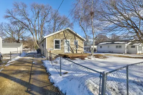 815 E 25th St, Des Moines, IA 50317