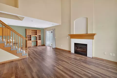 7425 Wistful Vista Dr #204, West Des Moines, IA 50266