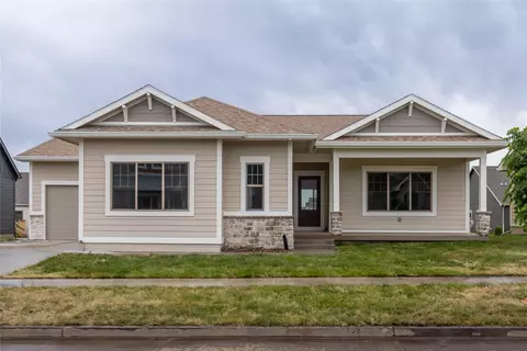 305 SW 16th St, Ankeny, IA 50023