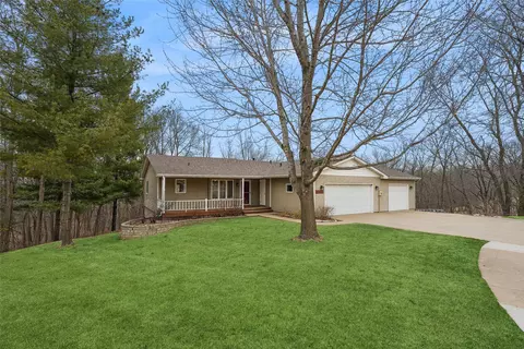 1419 Sunrise Dr, Knoxville, IA 50138