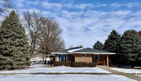 623 W Green St, Winterset, IA 50273