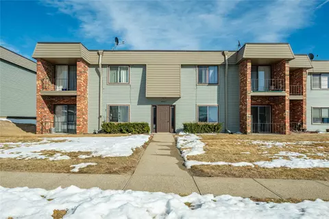 4857 Woodland Ave #5, West Des Moines, IA 50266